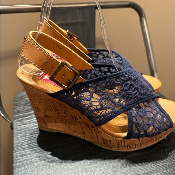 Pop Midnight Blue Lace Wedge Sandals - Picture 2 of 15